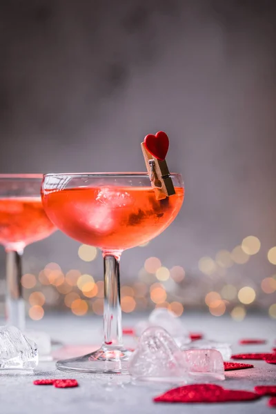 Cocktail Rose Festif Avec Champagne Prosecco Pour Saint Valentin Couple — Photo