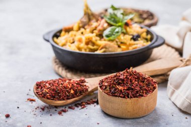 Pilav için bir yığın Gürcü baharatı. Yemek pişirmek için baharat..