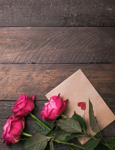 Primer Plano Macroplano Una Rosa Rosa Florece Fondo Rosas Brillantes —  Fotos de Stock