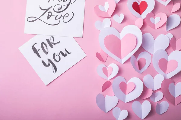 San Valentino Sfondo Festivo Con Cuori Carta Rosa Bianca Uno — Foto Stock
