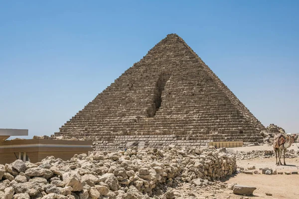 Grandes Pirâmides Gizé Perto Das Ruínas Templo Gizé Egito — Fotografia de Stock