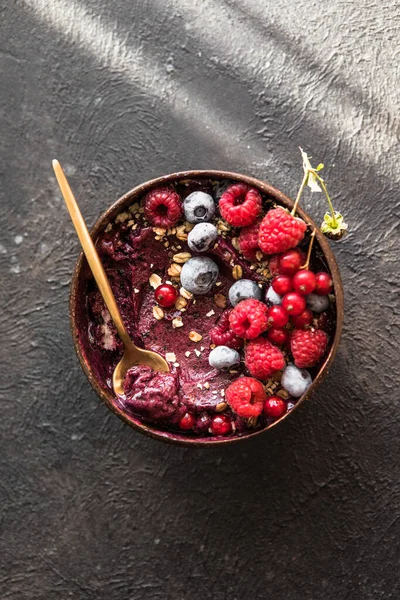 Frozen Acai Smoothie Coconut Shell Raspberries Banana Blueberries Fruit Granola — Stock Photo, Image