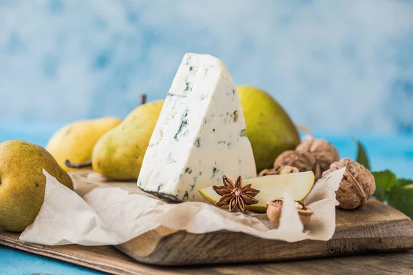 Gorgonzola Picant Ιταλικό Μπλέ Τυρί Φτιαγμένο Από Αποβουτυρωμένο Αγελαδινό Γάλα — Φωτογραφία Αρχείου