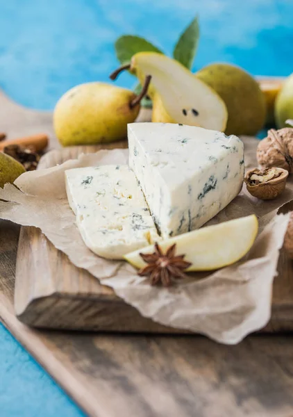 Gorgonzola Picant Ιταλικό Μπλέ Τυρί Φτιαγμένο Από Αποβουτυρωμένο Αγελαδινό Γάλα — Φωτογραφία Αρχείου