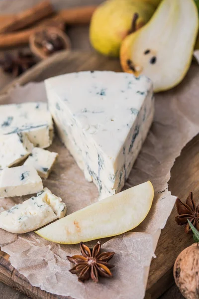 Gorgonzola Picant Ιταλικό Μπλέ Τυρί Φτιαγμένο Από Αποβουτυρωμένο Αγελαδινό Γάλα — Φωτογραφία Αρχείου