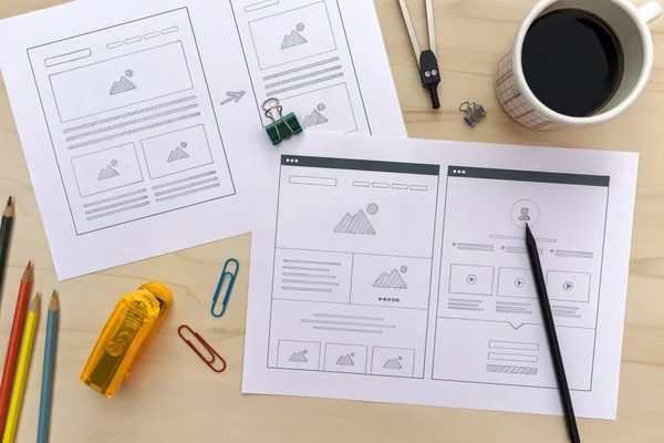 Web sitesi tel kafes çizimler ile Designer Danışma