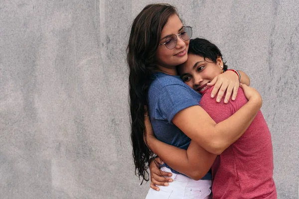 Lesbian Couple Cuddling Park Lgtb Concept — Stock Photo, Image