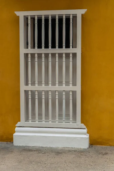 Традиционное Окно Картахене Колумбия — стоковое фото