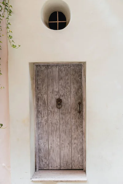 Дверь Картахену Колумбийский Дом — стоковое фото