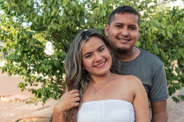 Parktaki Bir Çiftin Portresi