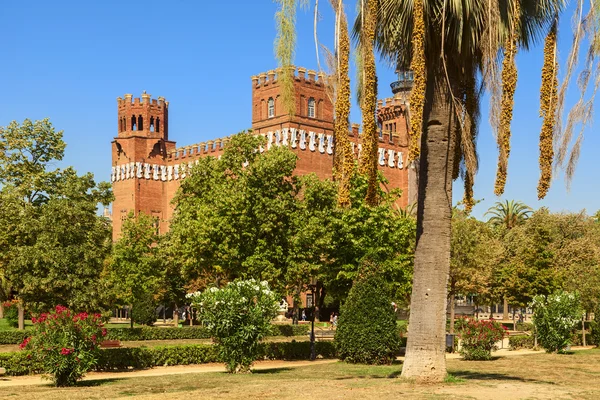 Castelo no parque ciutadella na cidade de barcelona — Fotografia de Stock