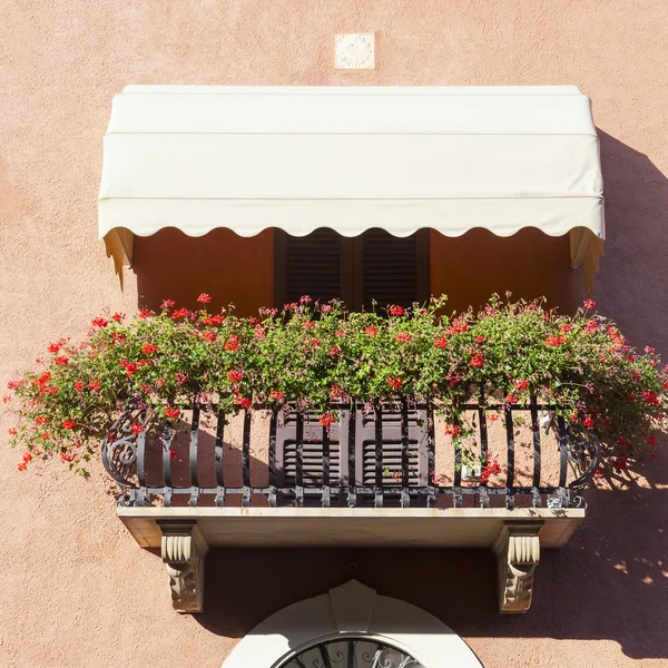 Groen balkon — Stockfoto