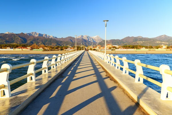 Forte dei marmi vista al muelle —  Fotos de Stock