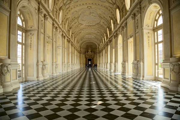 Koninklijk Paleis galerij in venaria in de buurt van Turijn — Stockfoto