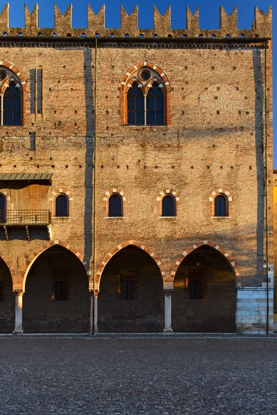 Mantova ducal palace fasad — Stockfoto