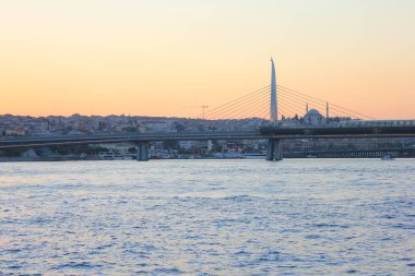 Eminonu, İstanbul, Türkiye-Eylül-Pazar-2021, inanılmaz günbatımı manzarası ve 