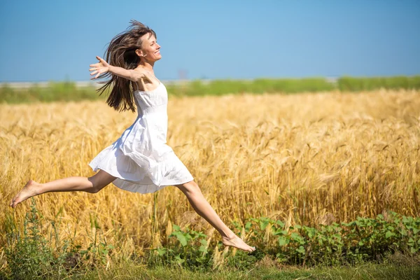 Happy summer running woman — Stock Photo, Image