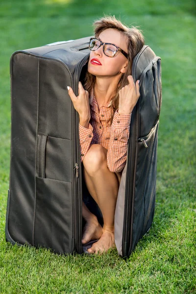 Funny traveler woman with suitcace — Stock Photo, Image