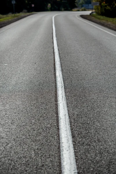Carretera, poca profundidad de visión — Foto de Stock
