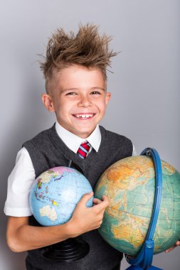 Geri için okul çocuk üzerinde gri