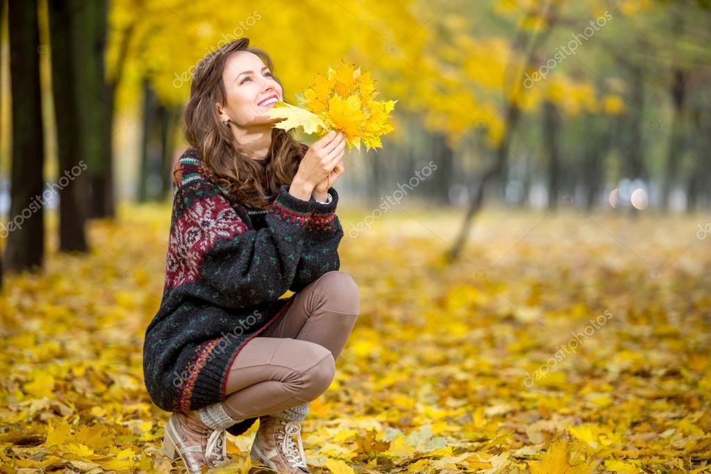 Modelo otoño fotos de stock, imágenes de Modelo otoño sin royalties |  Depositphotos