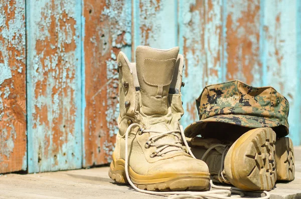 Staré vojenské bojové boty — Stock fotografie