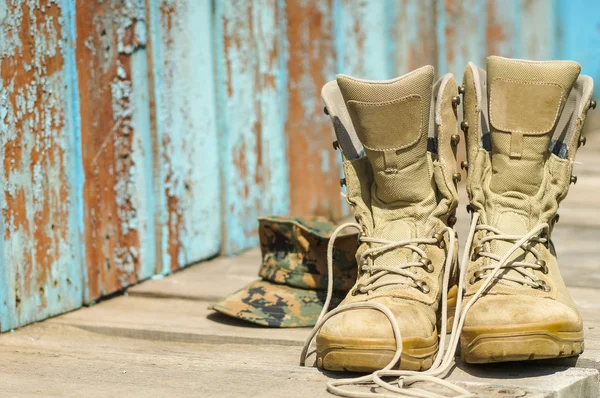 Velhas botas de combate militares — Fotografia de Stock