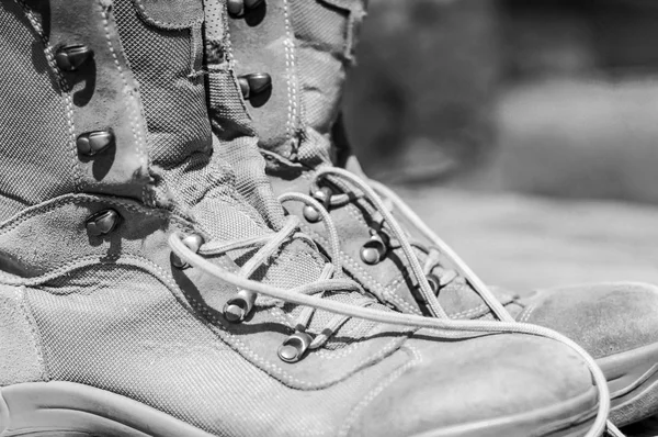 Velhas botas de combate militares — Fotografia de Stock