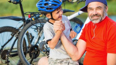 Baba ve oğul en iyi arkadaşlar.