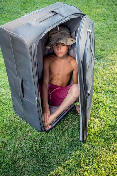 Adorable Small Boy Huge Suitcase Planning Travel Quarantine Concept — Stock Photo, Image