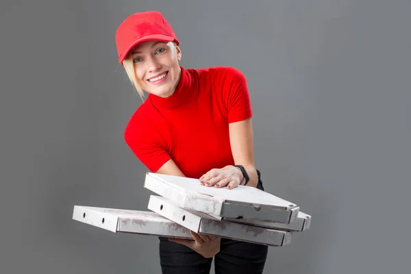 Empleada Entrega Uniforme Camiseta Blanco Gorra Roja Cajas Pizza Para — Foto de Stock