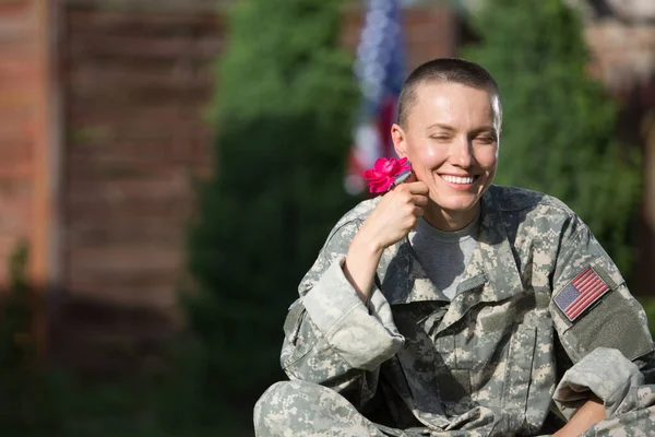 Bonito Soldado Americano Mulher Retrato — Fotografia de Stock