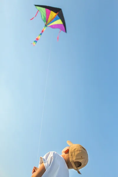 Kisfiú, playing kite — Stock Fotó