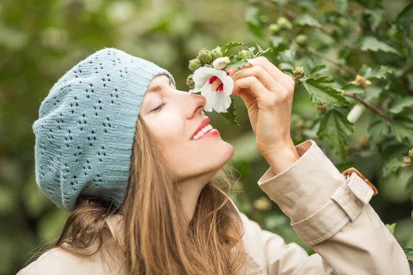 Belle femme d'automne — Photo