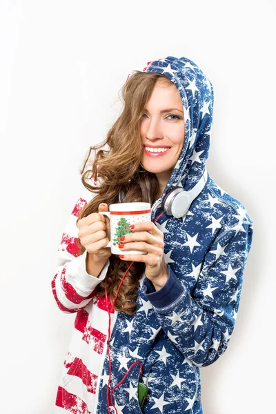 Beautiful woman drinking tea — Stock Photo, Image