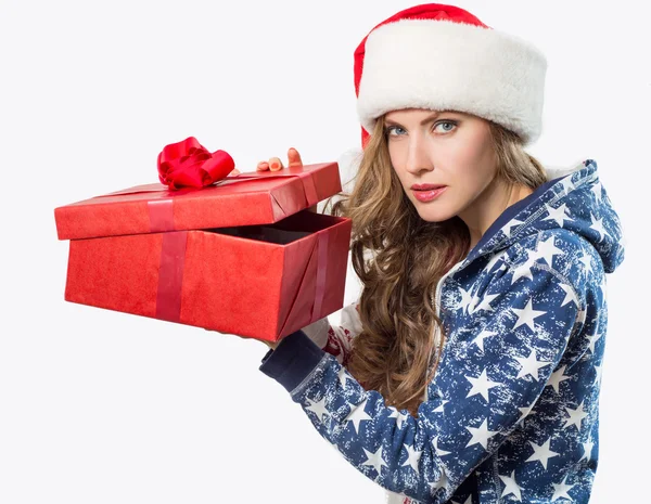 Papai Noel mulher com caixa de Natal — Fotografia de Stock