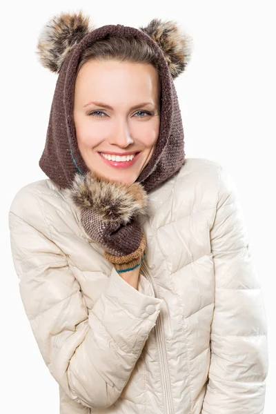 Bella ragazza bruna in vestiti invernali — Foto Stock