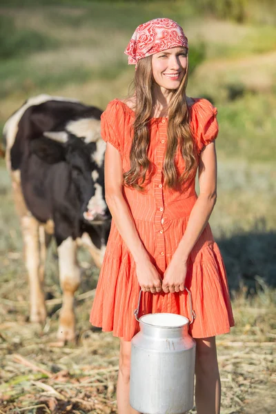 Žena na farmě — Stock fotografie