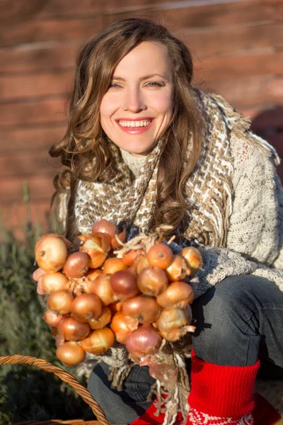 Žena se zeleninou. sklizeň — Stock fotografie