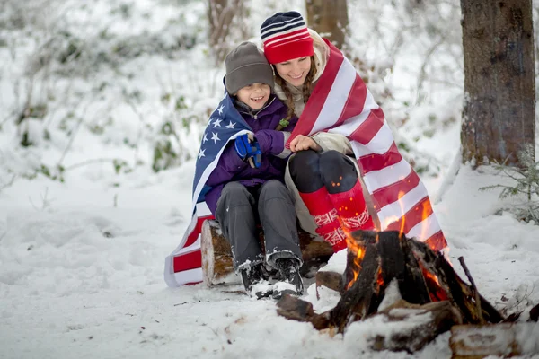 Χειμώνα αμερικανική οικογένεια — Φωτογραφία Αρχείου