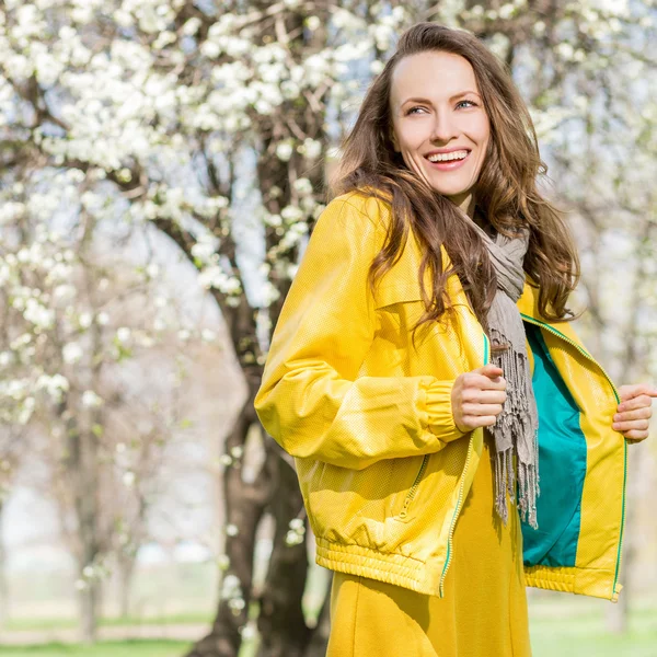 Mulher de primavera — Fotografia de Stock