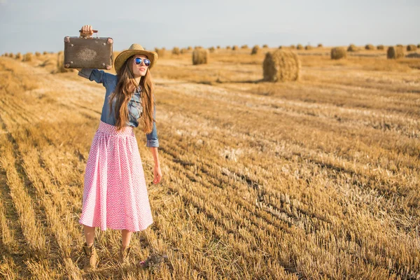 Romantic woman traveling — Stock Photo, Image