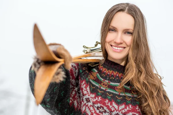 Beautiful retro ski woman — Stock Photo, Image