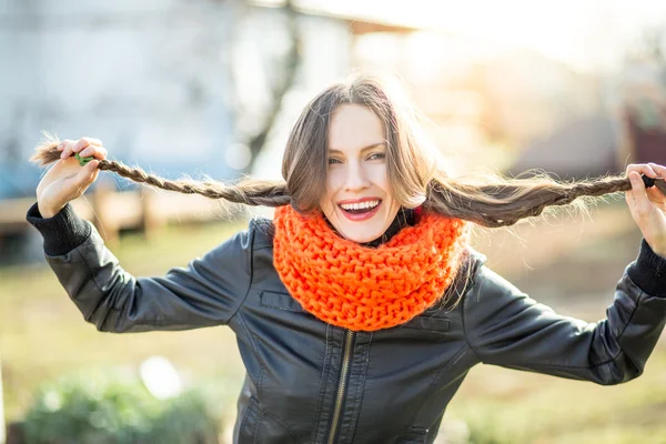 Voorjaar genieten van vrouw — Stockfoto