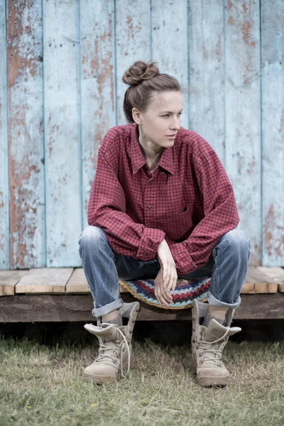 Joven agricultor relajante — Foto de Stock