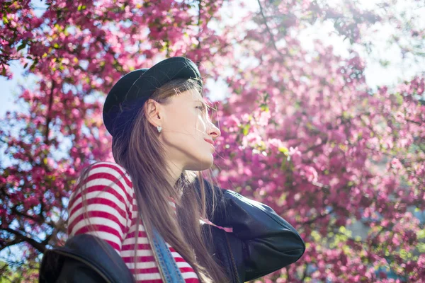 Young spring woman — Stock Photo, Image