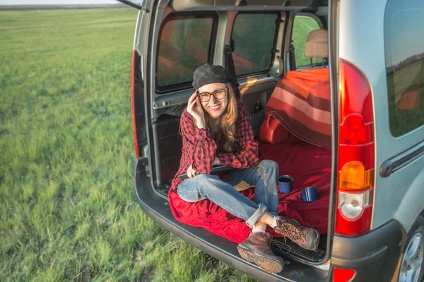 Vrouw met laptop — Stockfoto