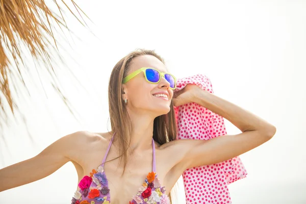 Zomer strand vrouw — Stockfoto