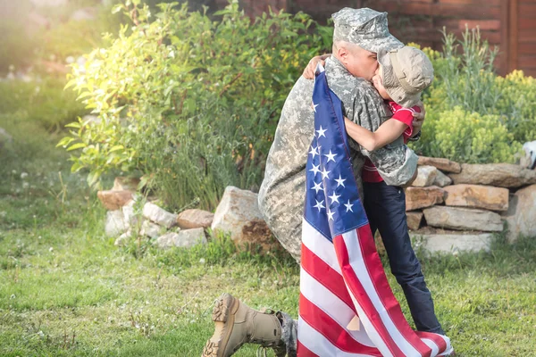 Lykkelig amerikansk familie – stockfoto