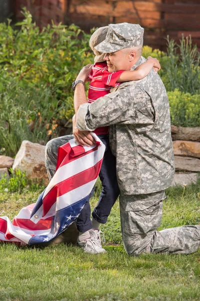 Amerikaanse en gelukkige familie — Stockfoto